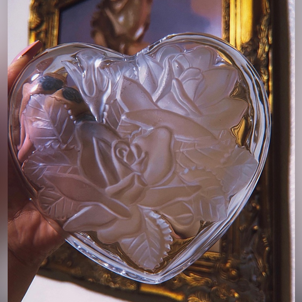 Vintage Frosted Rose‎ heart trinket bowl